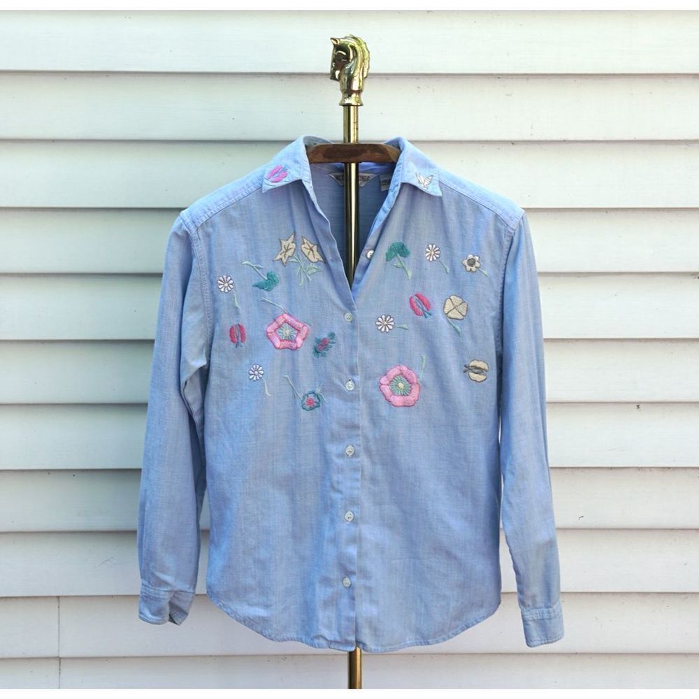 Vintage 90s Embroidered Floral Blue Cotton Button Front Collared Blouse